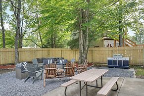 Spacious Old Forge Condo w/ Patio & Fire Pit!
