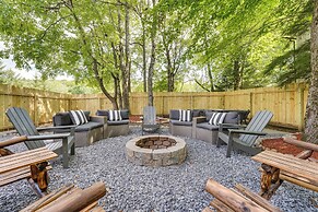 Spacious Old Forge Condo w/ Patio & Fire Pit!