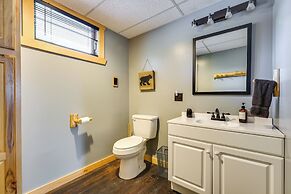 Spacious Old Forge Condo w/ Patio & Fire Pit!