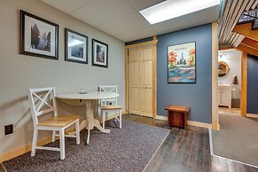 Spacious Old Forge Condo w/ Patio & Fire Pit!