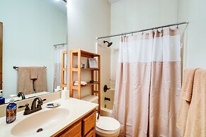 Lake Cumberland Resort Cabin w/ Community Perks!