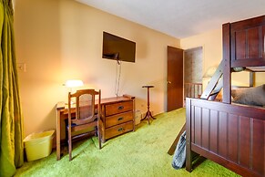 Cleveland Area Retreat Near Lake Erie