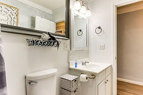 Charming St James Home Near Maramec Spring Park!