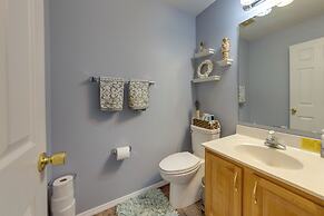 Spacious O'fallon Vacation Home: 30 Mi to St Louis