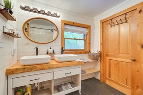 A-frame Log Home w/ Game Room Near Lake George!