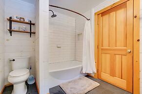 A-frame Log Home w/ Game Room Near Lake George!