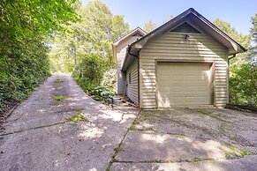 Dog-friendly Blowing Rock Chalet w/ Stunning Views
