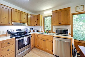 Dog-friendly Blowing Rock Chalet w/ Stunning Views