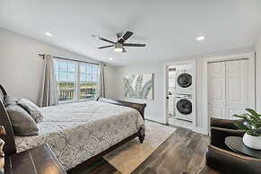 Modern Del Valle Vacation Rental w/ Deck & Views!