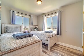 Bright Wyoming Retreat w/ Deck & Mountain Views!