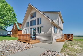 Bright Wyoming Retreat w/ Deck & Mountain Views!