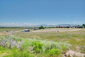 Bright Wyoming Retreat w/ Deck & Mountain Views!