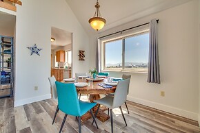 Bright Wyoming Retreat w/ Deck & Mountain Views!