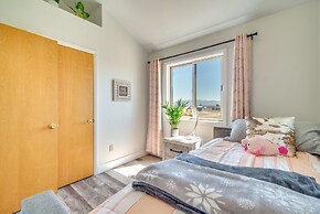 Bright Wyoming Retreat w/ Deck & Mountain Views!