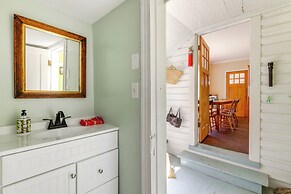 Bayfront Heathsville Home w/ Crabbing Pier!