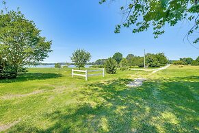 Bayfront Heathsville Home w/ Crabbing Pier!