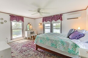 Bayfront Heathsville Home w/ Crabbing Pier!