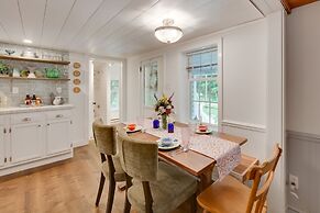 Charming Manheim Cottage w/ On-site Animal Viewing