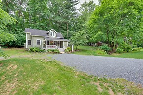 Charming Manheim Cottage w/ On-site Animal Viewing