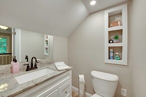 Charming Manheim Cottage w/ On-site Animal Viewing