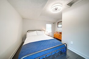 Historical Magnesia Springs Home, Near Kayaking!