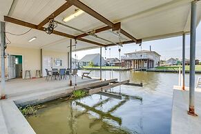 Bayou Bliss: Barataria Waterfront Getaway w/ Dock!