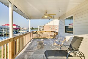 Bayou Bliss: Barataria Waterfront Getaway w/ Dock!