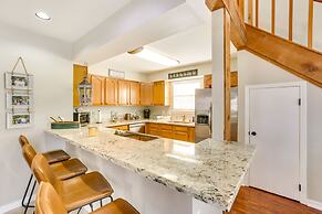 Bayou Bliss: Barataria Waterfront Getaway w/ Dock!