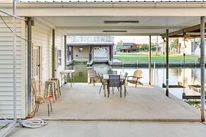 Bayou Bliss: Barataria Waterfront Getaway w/ Dock!