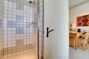 Cora Home w/ Mountain Views - Fishing On-site!