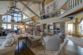 Cora Home w/ Mountain Views - Fishing On-site!