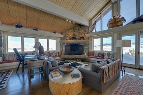 Cora Home w/ Mountain Views - Fishing On-site!