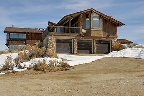 Cora Home w/ Mountain Views - Fishing On-site!