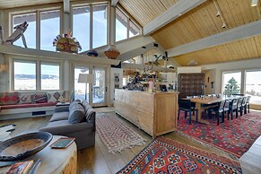 Cora Home w/ Mountain Views - Fishing On-site!