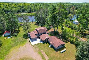 Spacious Winter Retreat w/ River Access + Kayaks!