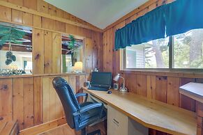 Spacious Winter Retreat w/ River Access + Kayaks!