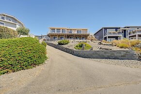 Stunning Home in Coupeville w/ Deck + Beach Access