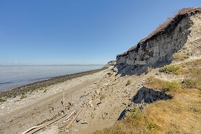 Stunning Home in Coupeville w/ Deck + Beach Access