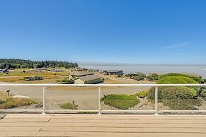 Stunning Home in Coupeville w/ Deck + Beach Access