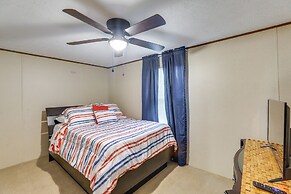 Bonneau Vacation Rental w/ Private Yard!