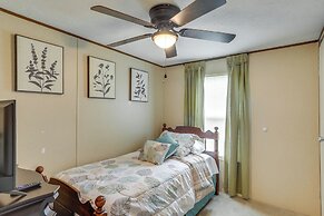 Bonneau Vacation Rental w/ Private Yard!