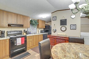 Bonneau Vacation Rental w/ Private Yard!
