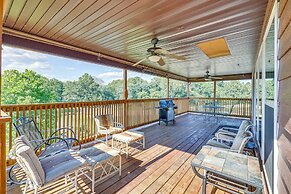 Magical Pineville Oasis: Gas Grill & Scenic Deck!