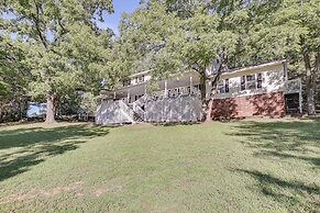 Peaceful Pineville Vacation Rental w/ Grill!