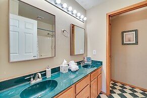 Peaceful Pineville Vacation Rental w/ Grill!