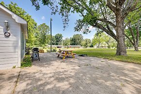 Historic Arab Home: 12 Mi to Guntersville Lake!