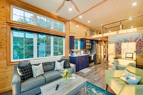 ~ 11 Mi to Lake Whitney: Tree-lined Cabin w/ Deck