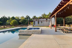 ~ 11 Mi to Lake Whitney: Tree-lined Cabin w/ Deck