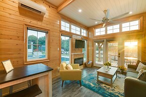 ~ 11 Mi to Lake Whitney: Tree-lined Cabin w/ Deck