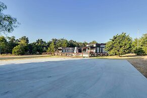 ~ 11 Mi to Lake Whitney: Tree-lined Cabin w/ Deck